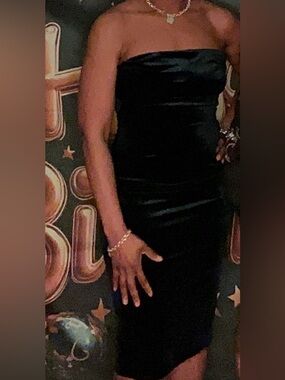 Windsor Navy Strapless Velvet Dress